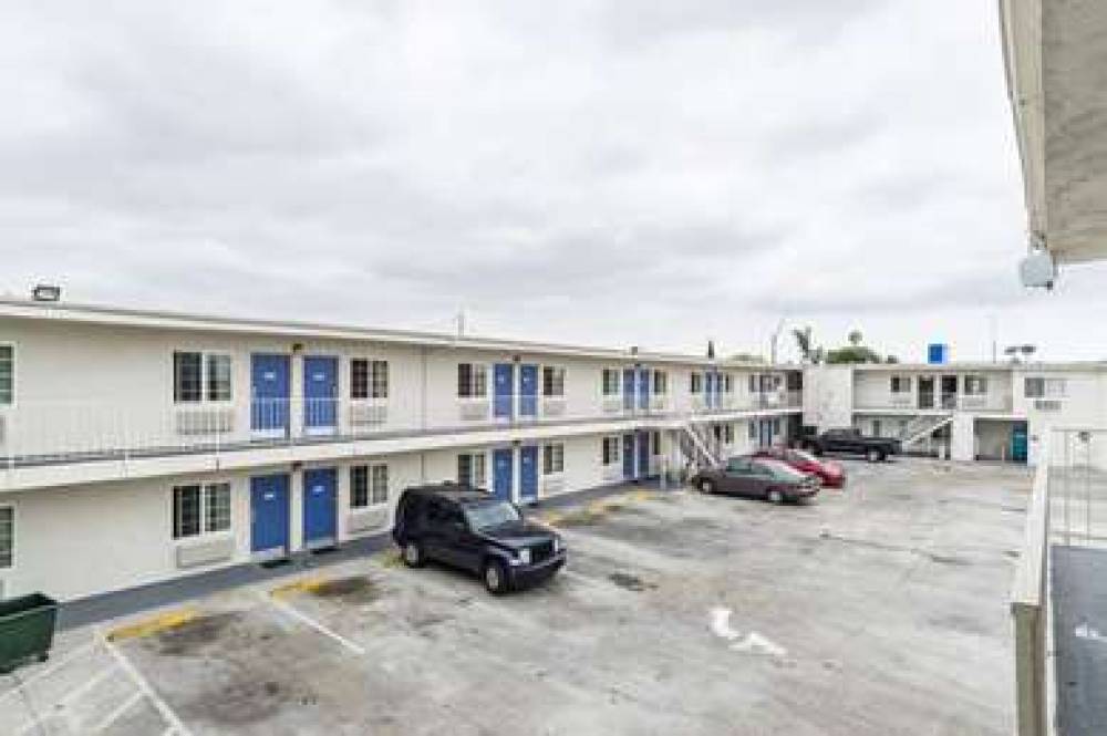 MOTEL 6 LONG BEACH 4