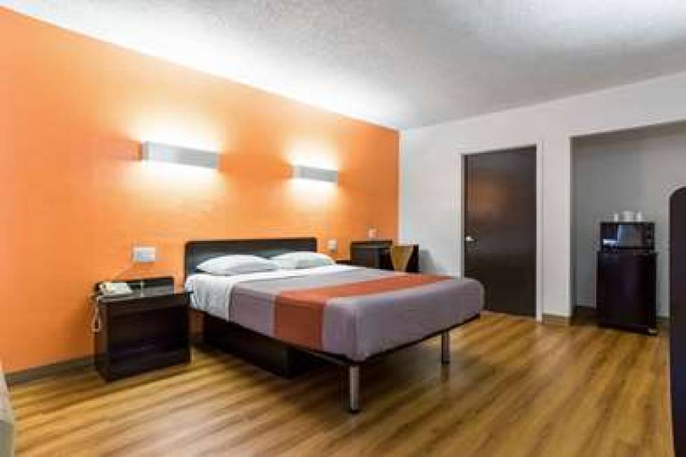 MOTEL 6 LONG BEACH 7