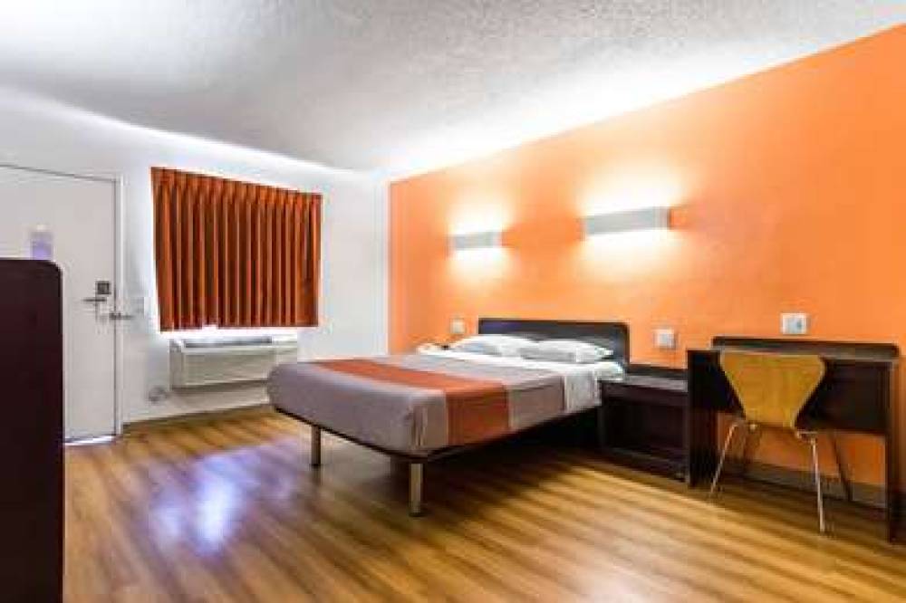 MOTEL 6 LONG BEACH 8