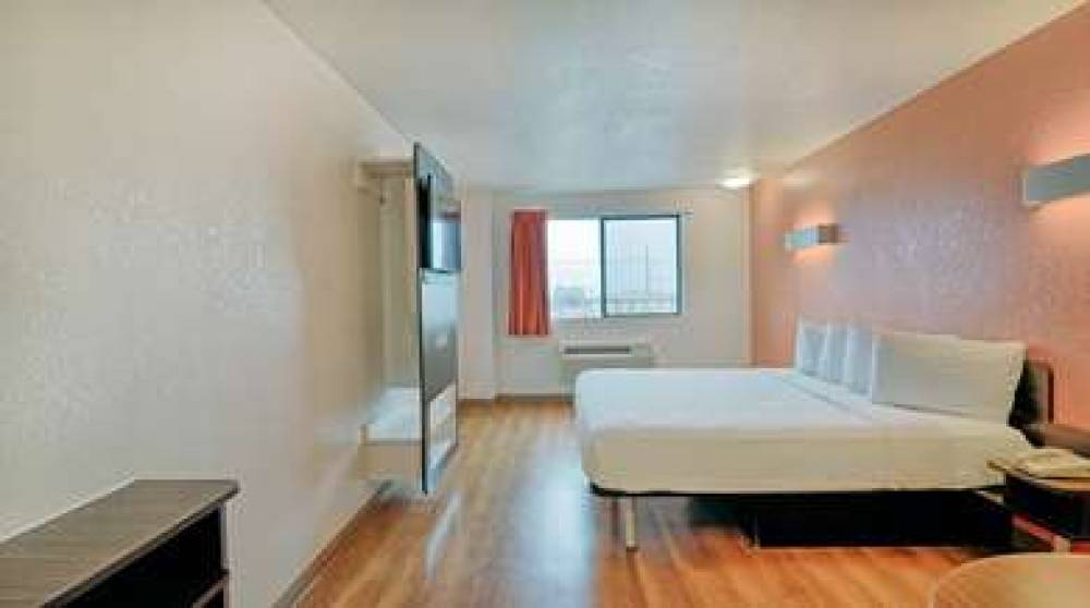 Motel 6 Los Angeles LAX 10