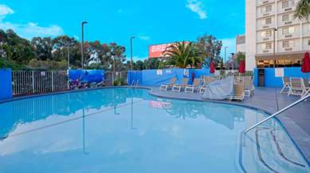 Motel 6 Los Angeles LAX 4