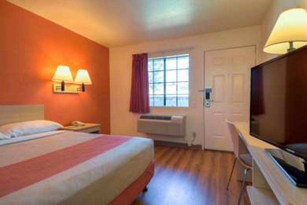 Motel 6 Los Angeles - San Dimas 9