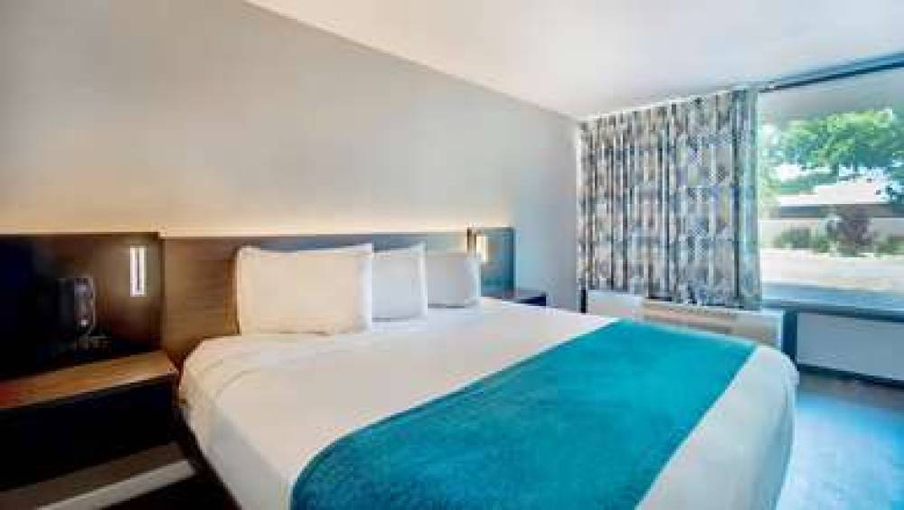 MOTEL 6 LOUISVILLE, KY  AIRPORT/FA 10