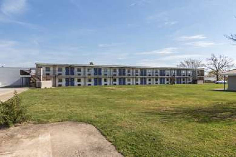 MOTEL 6 MATTOON IL 4
