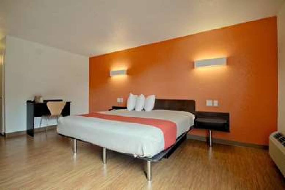 MOTEL 6 MIAMI, FL 10