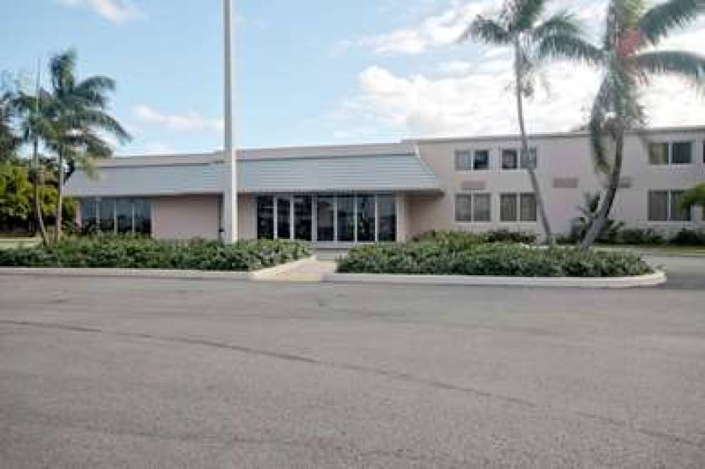 MOTEL 6 MIAMI, FL 2