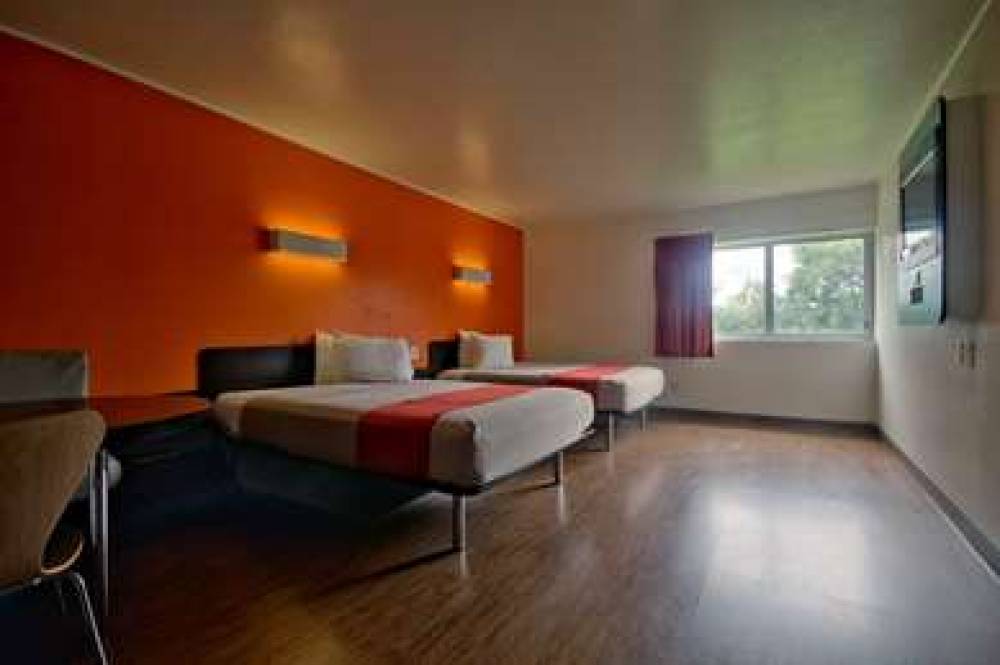 MOTEL 6 MIAMI, FL 9
