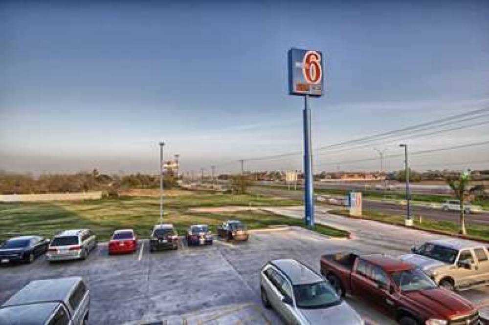 Motel 6 Mission Tx