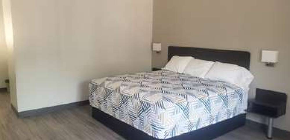 MOTEL 6 MOBILE  AL  AIRPORT BLVD 7