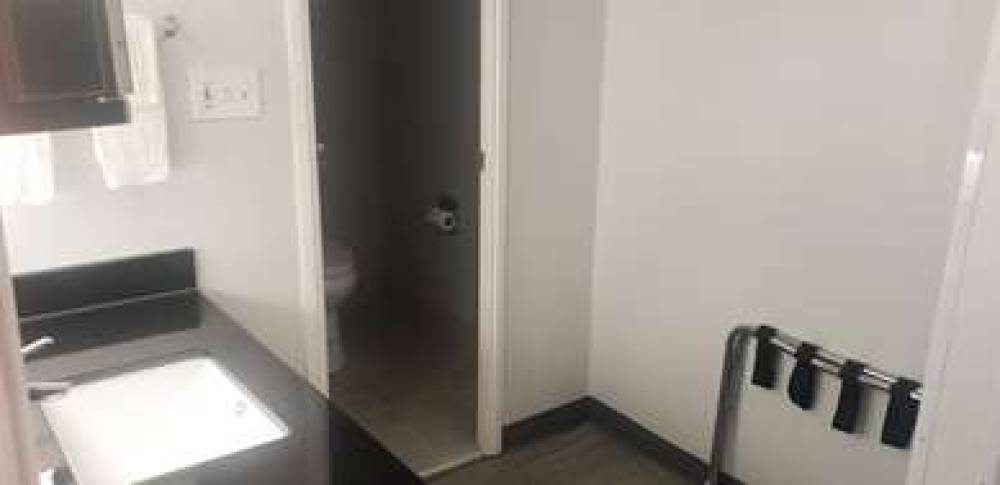 MOTEL 6 MOBILE  AL  AIRPORT BLVD 10