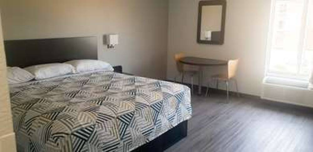 MOTEL 6 MOBILE  AL  AIRPORT BLVD 8