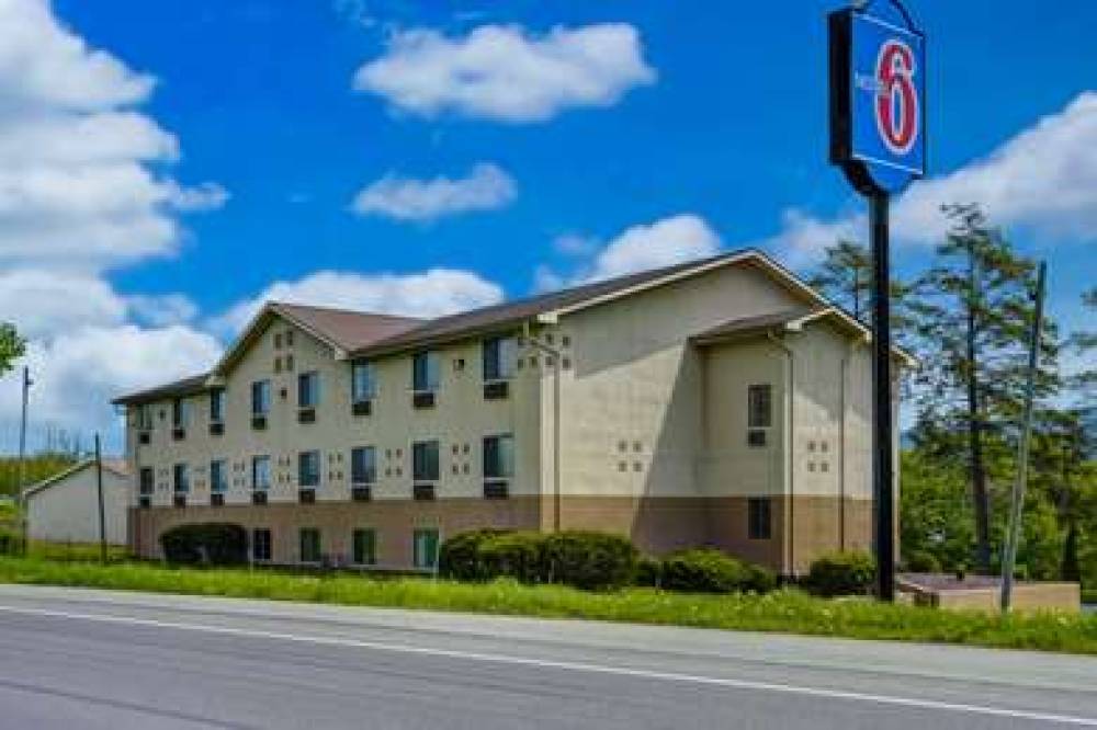 MOTEL 6 MONTOURSVILLE, PA 3