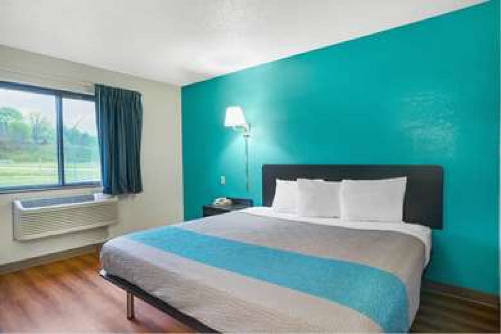 MOTEL 6 MONTOURSVILLE, PA 6