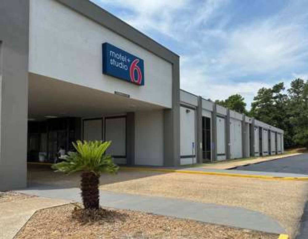 MOTEL 6 NACOGDOCHES, TX  SFA 4