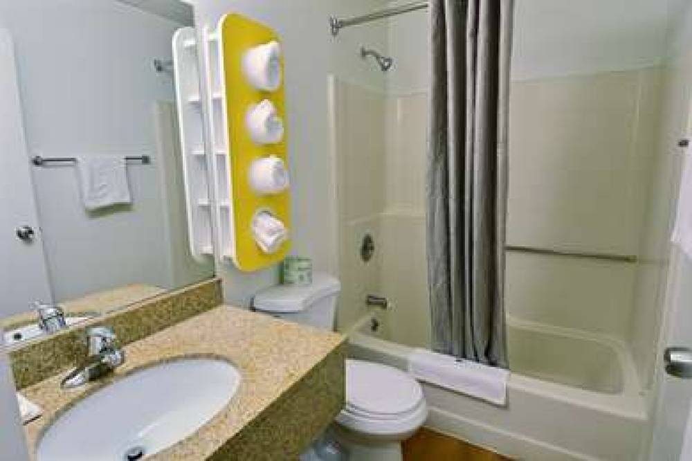 Motel 6 Nashua 1
