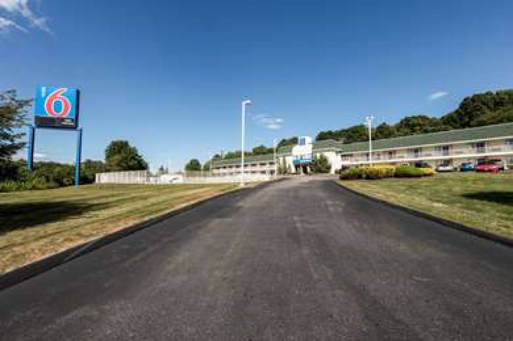 MOTEL 6 NEW LONDON 5