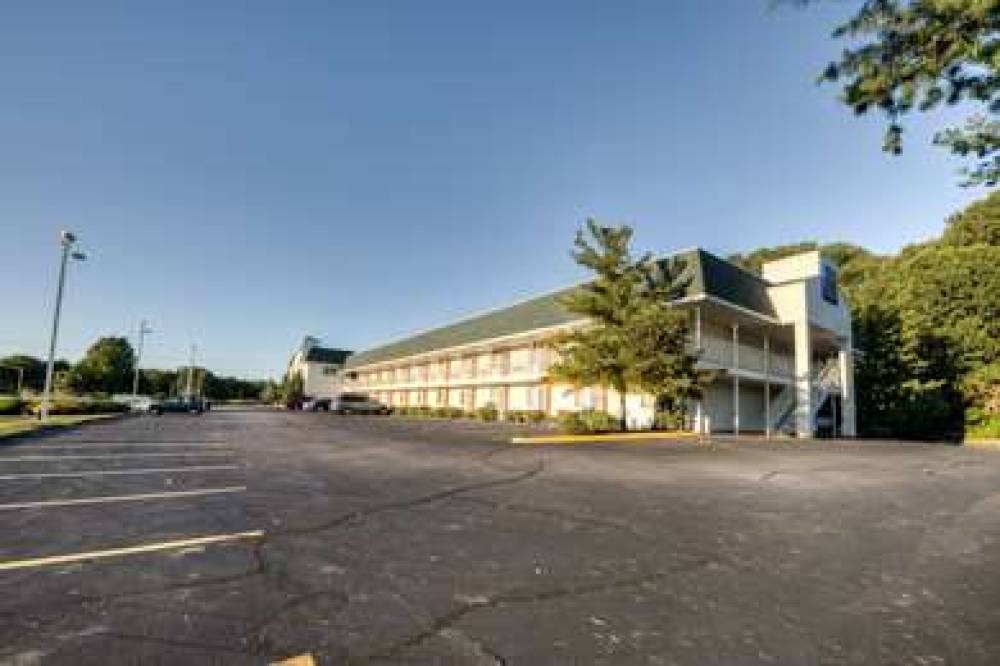 MOTEL 6 NEW LONDON 9