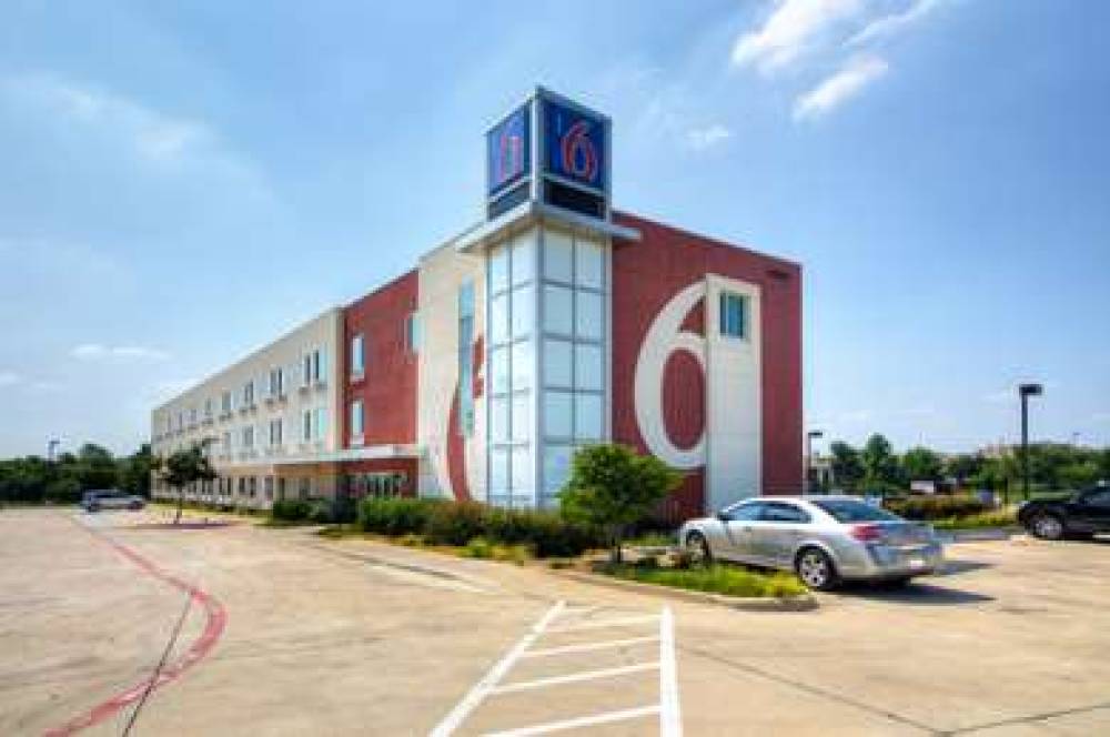 Motel 6 Northlake Speedway 2