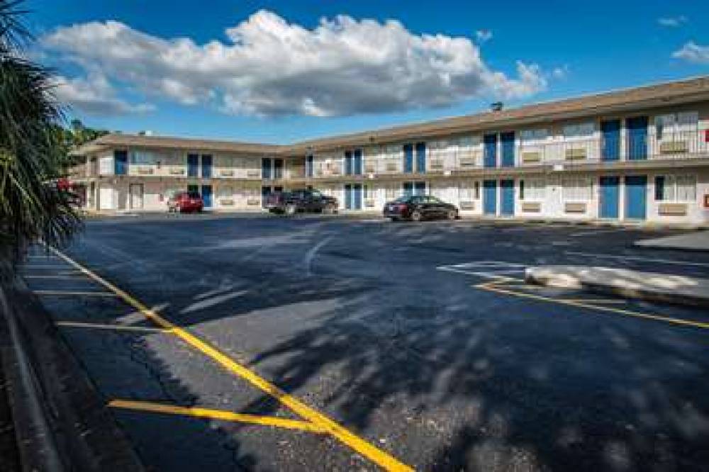 Motel 6 Orlando - Kissimmee Main Gate East 3