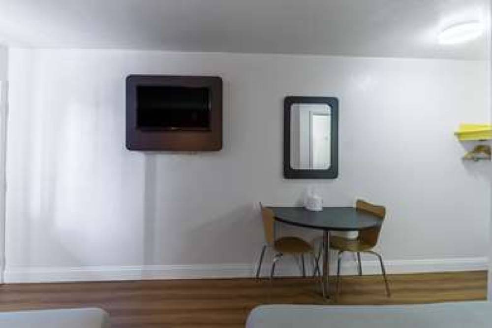 Motel 6 Pensacola West 5