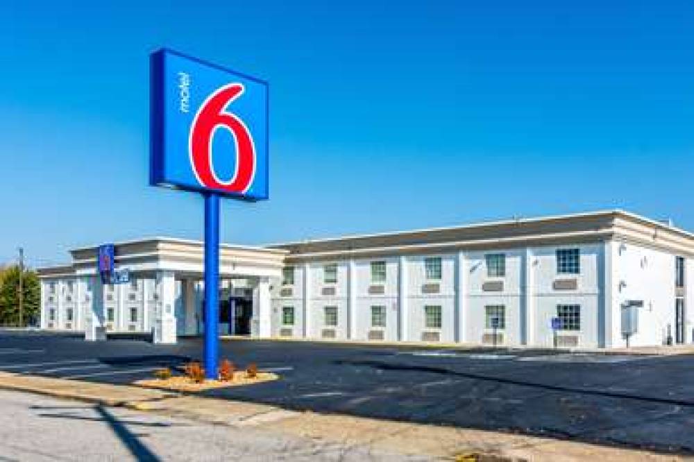 MOTEL 6 PETERSBURG, VA 1