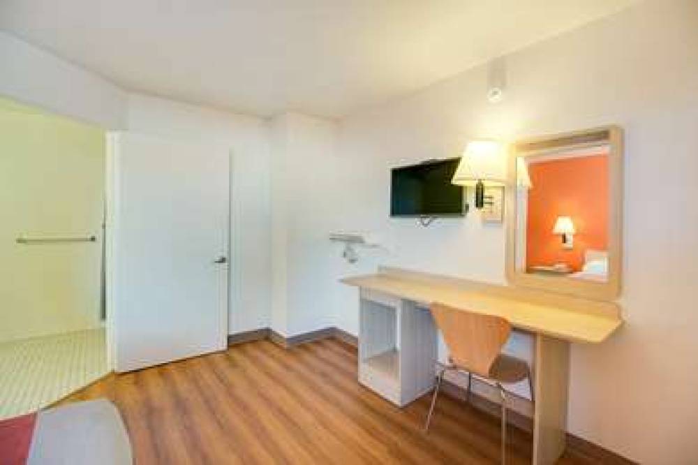 MOTEL 6 PHOENIX EAST 6