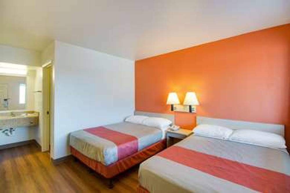 MOTEL 6 PHOENIX EAST 8