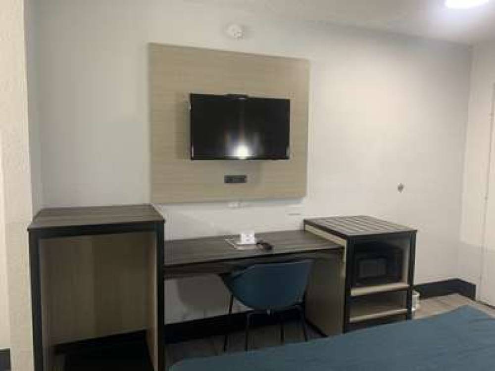 MOTEL 6 PHOENIX TEMPE   BROADWAY   8