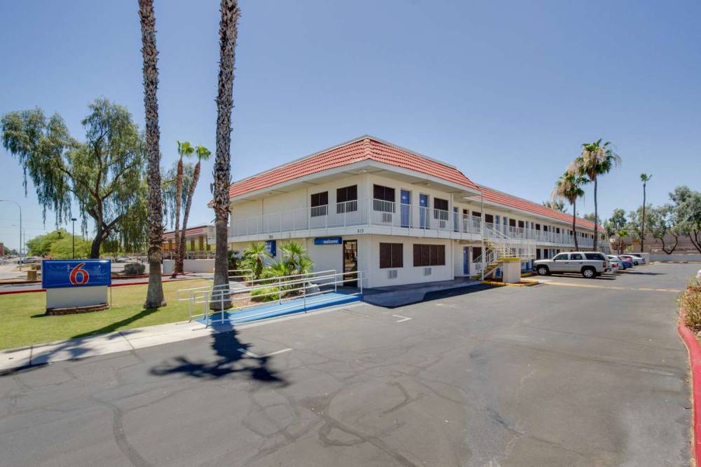 MOTEL 6 PHOENIX TEMPEBROADWAY 2