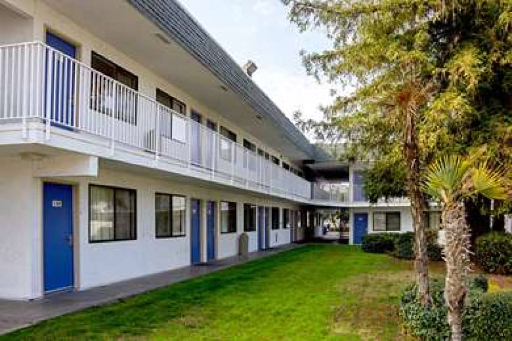 MOTEL 6 PORTERVILLE 7