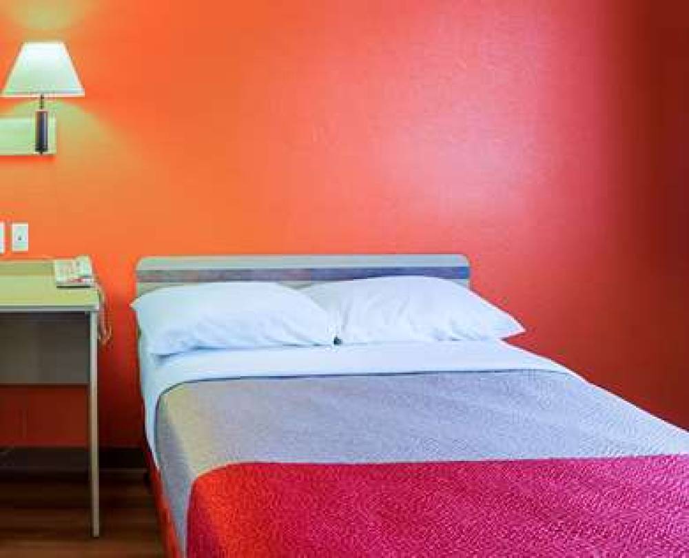 MOTEL 6 PORTERVILLE 2