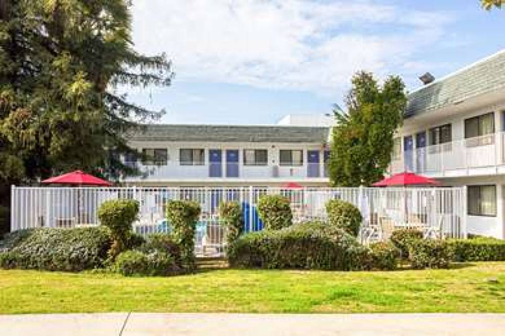 MOTEL 6 PORTERVILLE 8