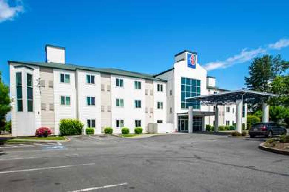MOTEL 6 PORTLAND NORTH 1