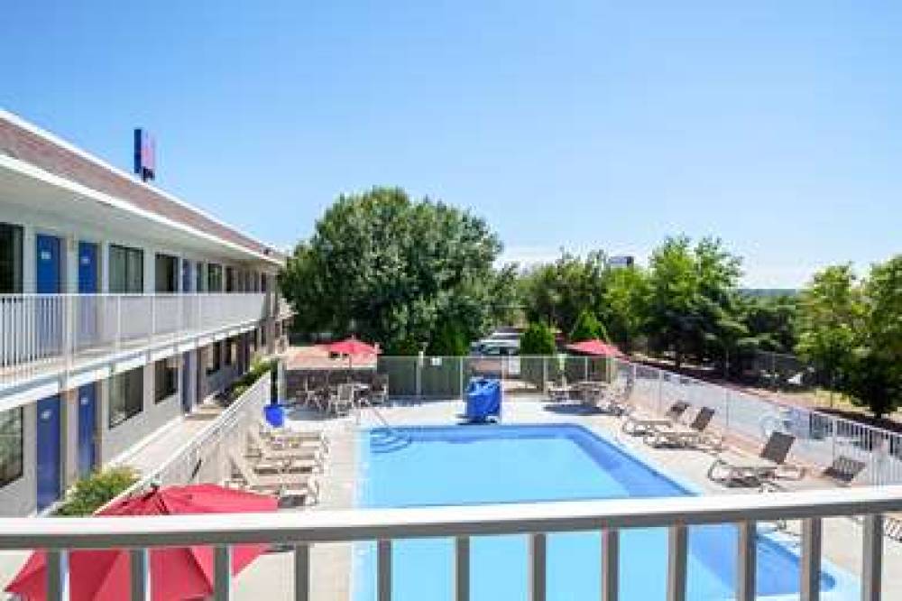 MOTEL 6 PUEBLO I-25 9