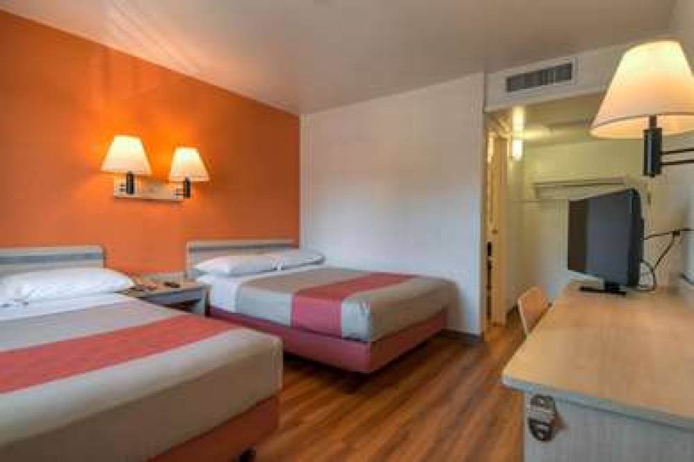 Motel 6 Riverside West Jurupa Valley 9