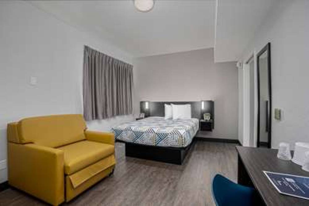 Motel 6 San Diego Downtown 10