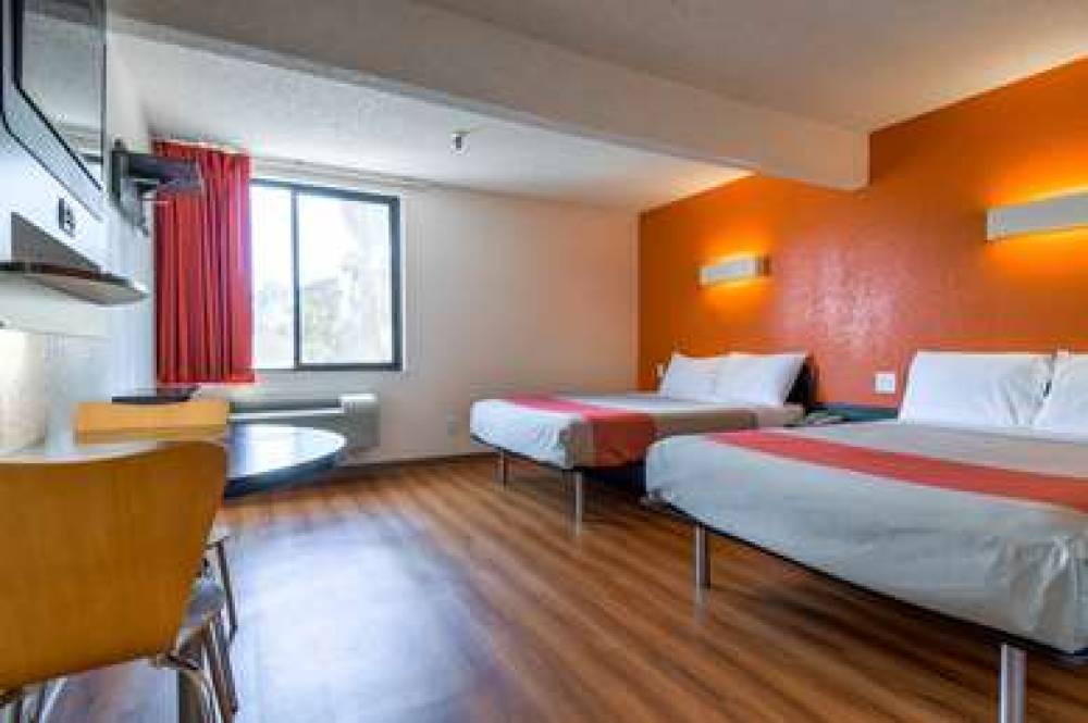 Motel 6 San Diego-Hotel Circle 4