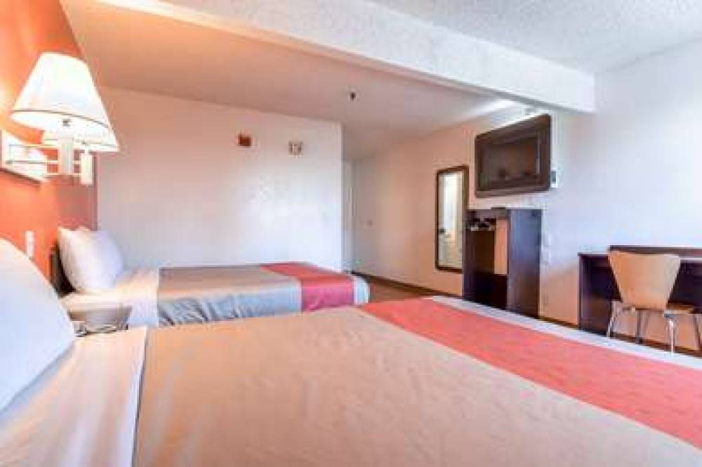 Motel 6 San Diego-Hotel Circle 7