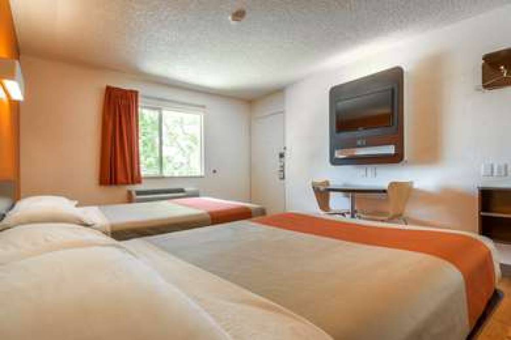 Motel 6 San Diego North 10