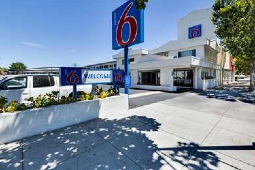 Motel 6 San Jose Convention Center 2