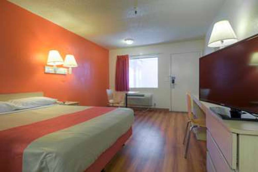 Motel 6 Santa Ana 5