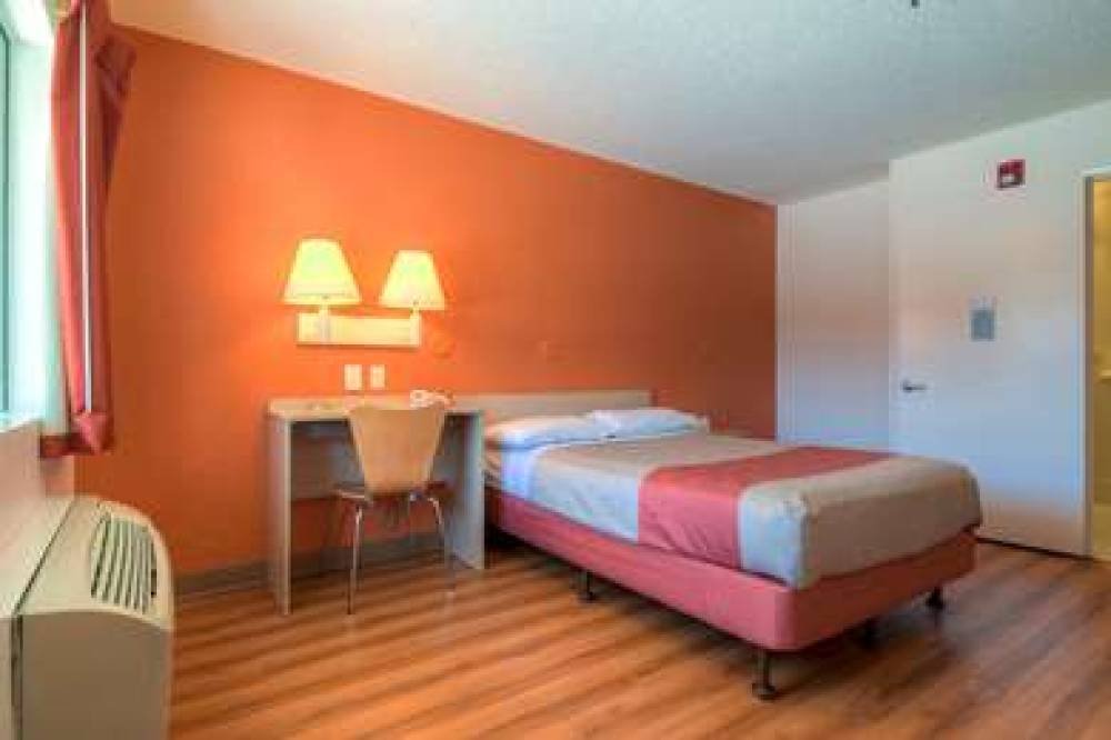 Motel 6 Santa Ana 6