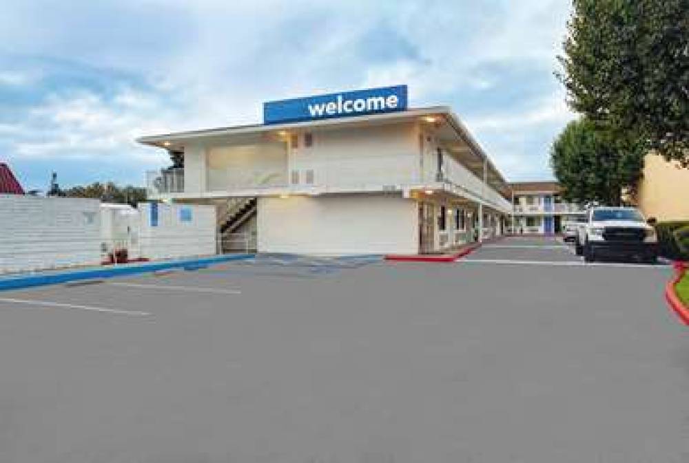 Motel 6 Santa Clara 3