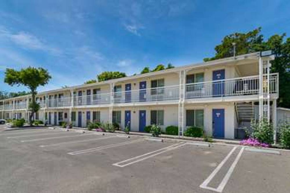 Motel 6 Santa Maria South