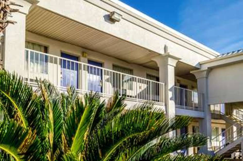 MOTEL 6 SARALAND AL 2