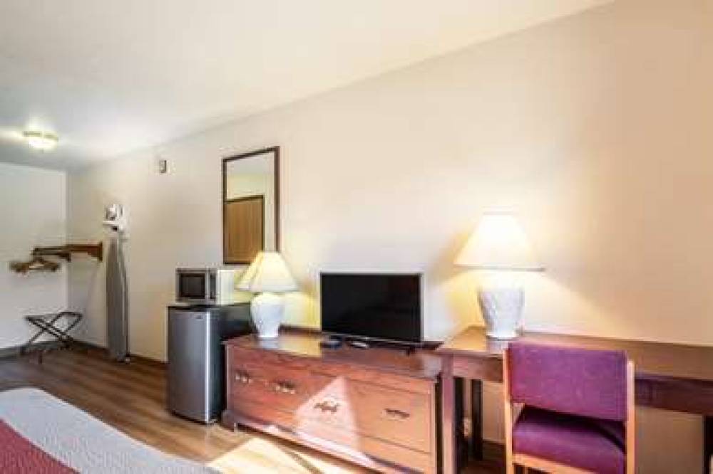 MOTEL 6 SAUKVILLE WI 3