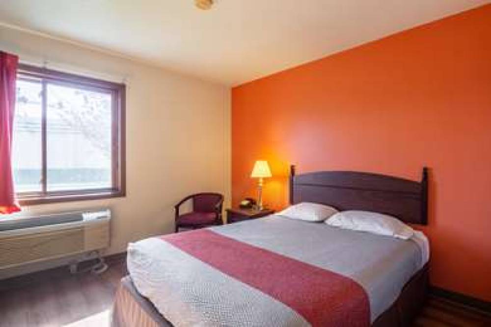 MOTEL 6 SAUKVILLE WI 2