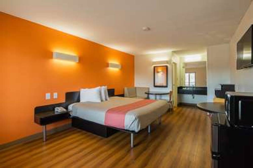 MOTEL 6 SAVANNAH MIDTOWN 5