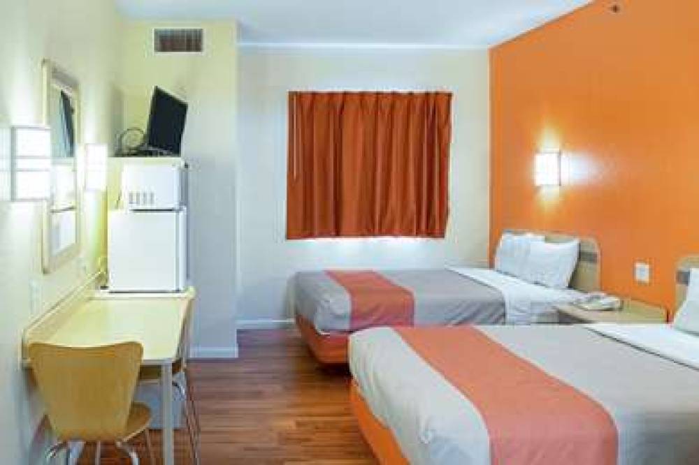 Motel 6 Seymour North 8