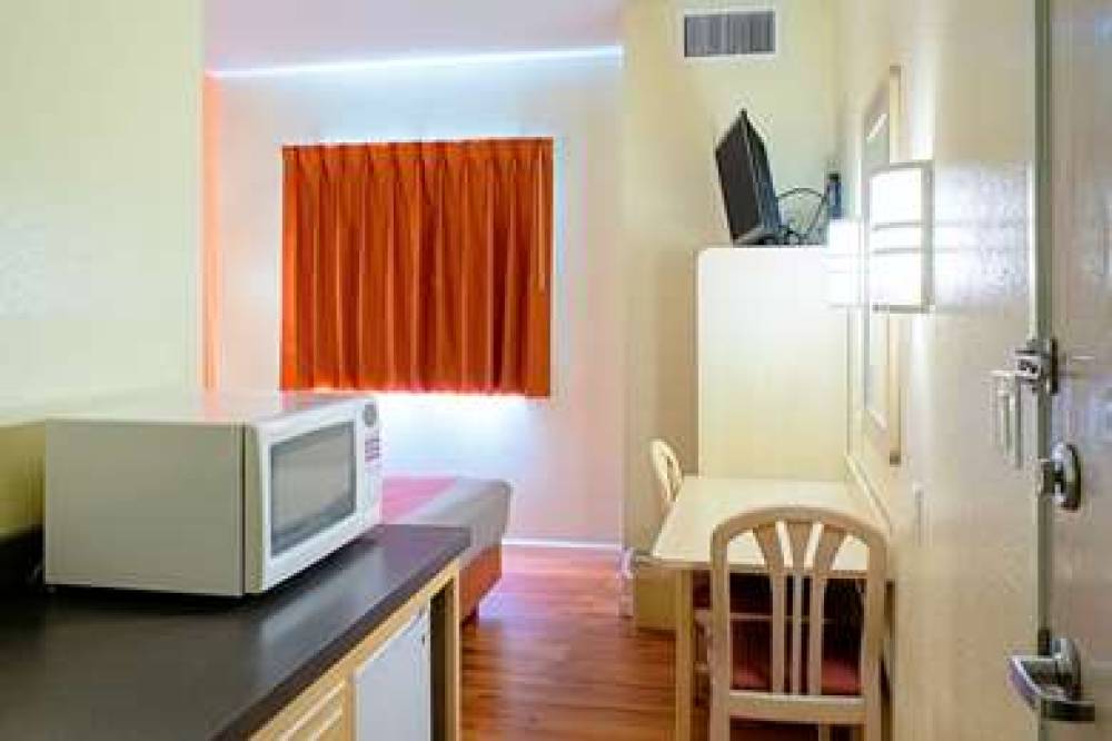 Motel 6 Seymour North 9
